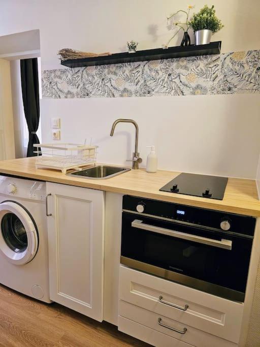 Oasis Parfumee 4 Couchages Au Coeur De Wifi Apartment Grasse